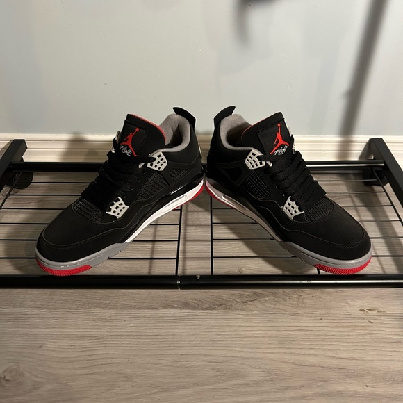 Jordan 4 Bred (2019) - Size 12 - Picture 2 of 3